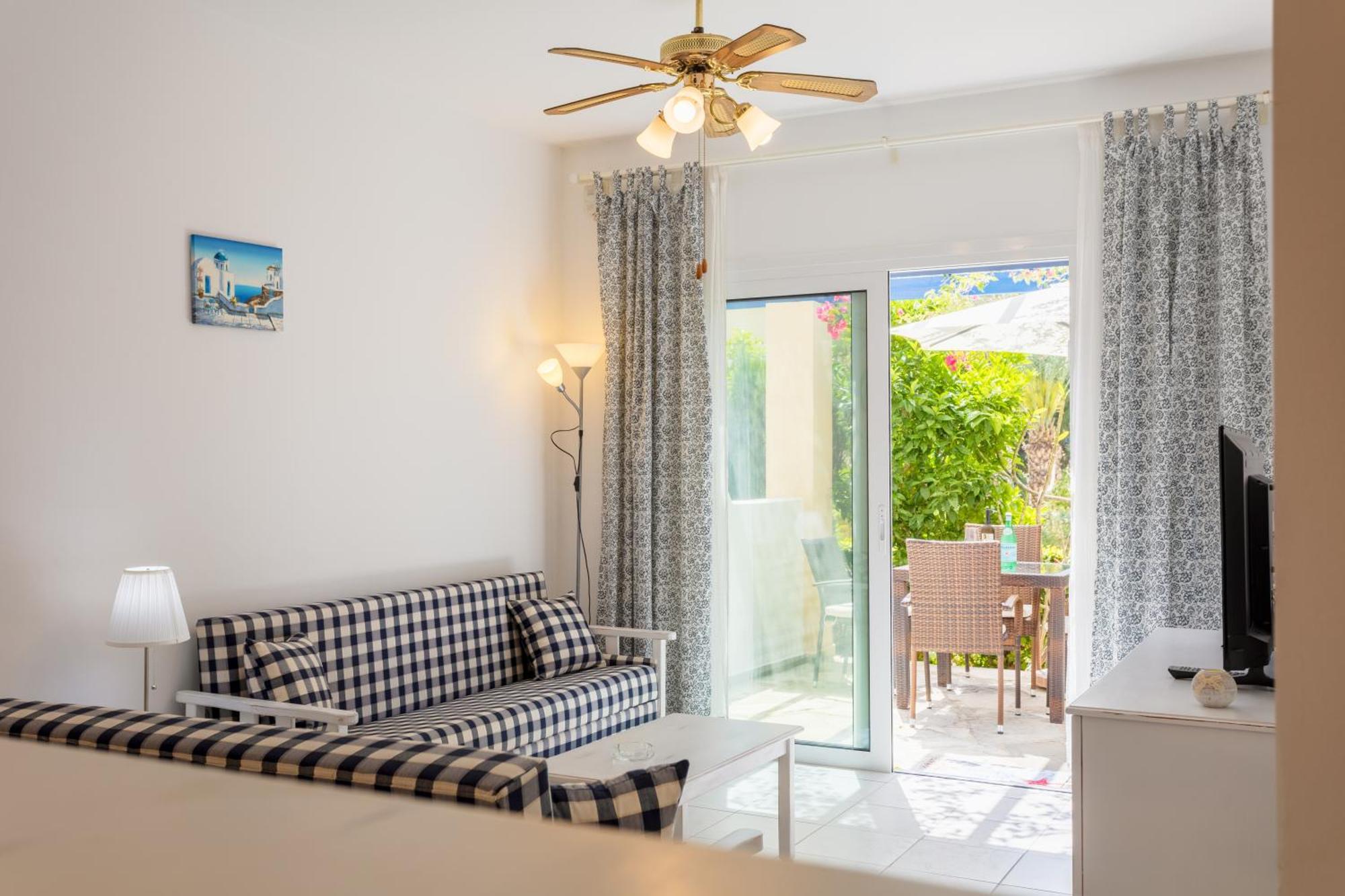 Regina Gardens Lovely Apartment Paphos Esterno foto