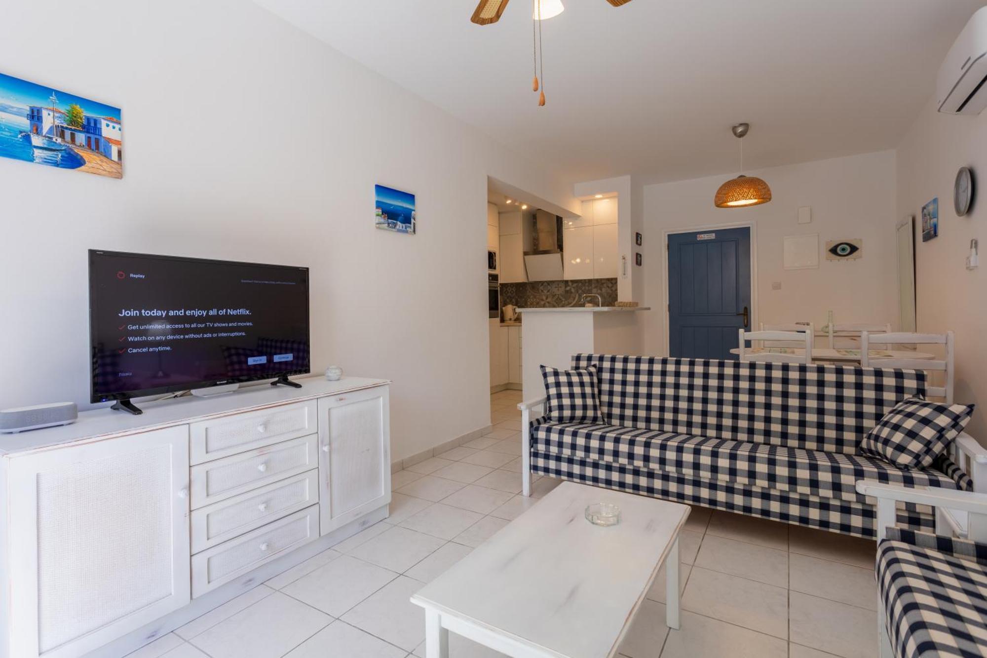 Regina Gardens Lovely Apartment Paphos Esterno foto