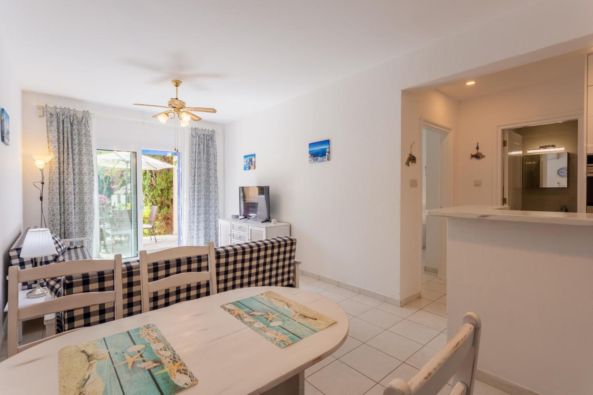 Regina Gardens Lovely Apartment Paphos Esterno foto