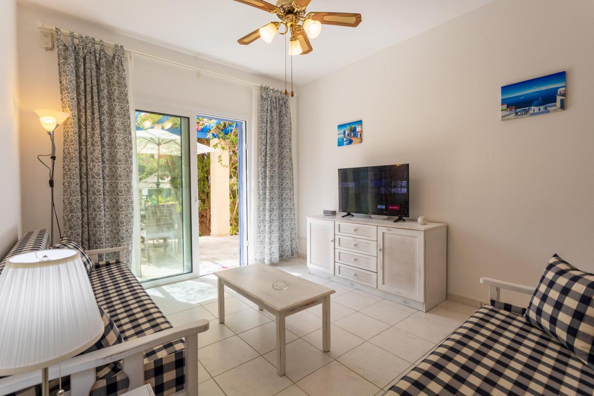 Regina Gardens Lovely Apartment Paphos Esterno foto
