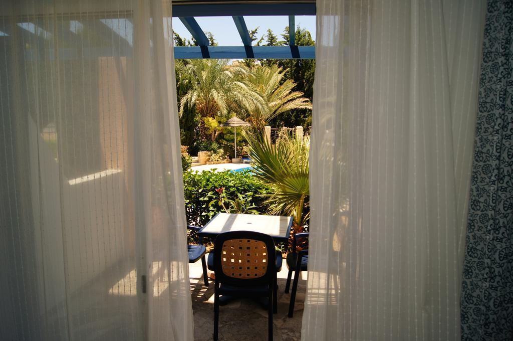 Regina Gardens Lovely Apartment Paphos Esterno foto